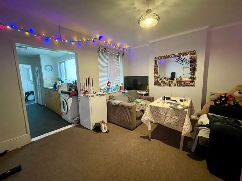 4 bed // All Ensuite House // July 2026 - Image 5
